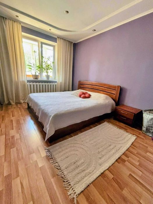 Продам хорошу світлу 2-к квартиру з ремонтом у м.Бровари. Вул.Аркадія Голуба (Постишева). Чудовий стан! Меблі і техніка! Окремі кімнати