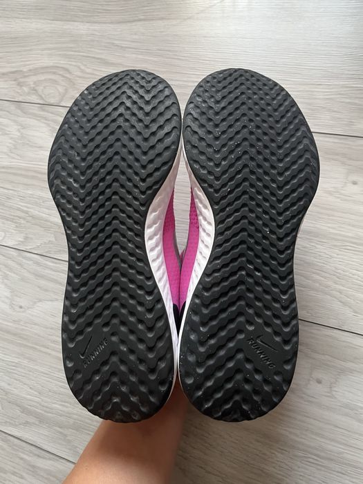 жіночі кросівки Nike Revolution 5 (GS)