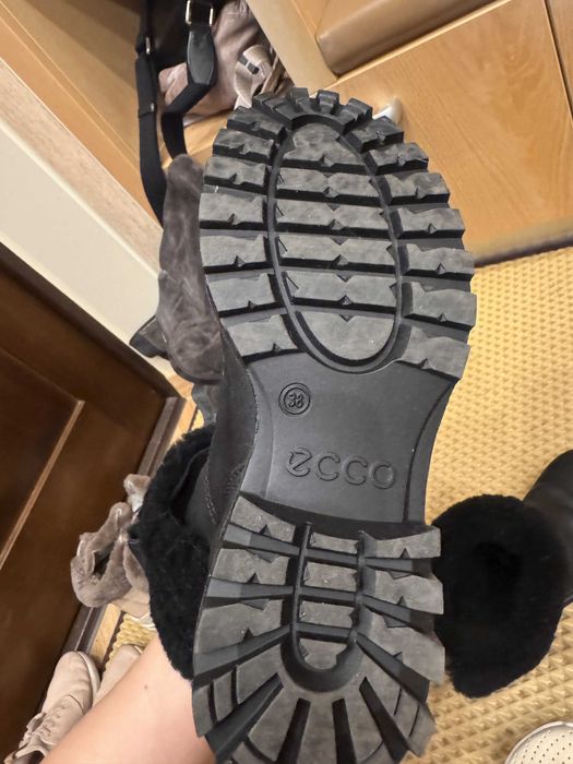 Майже нові зимові чоботи Ecco