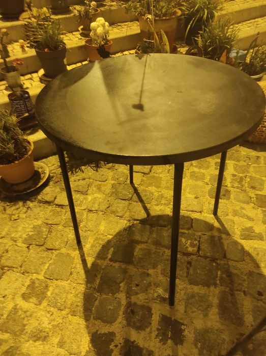 Mesa redonda de plástico