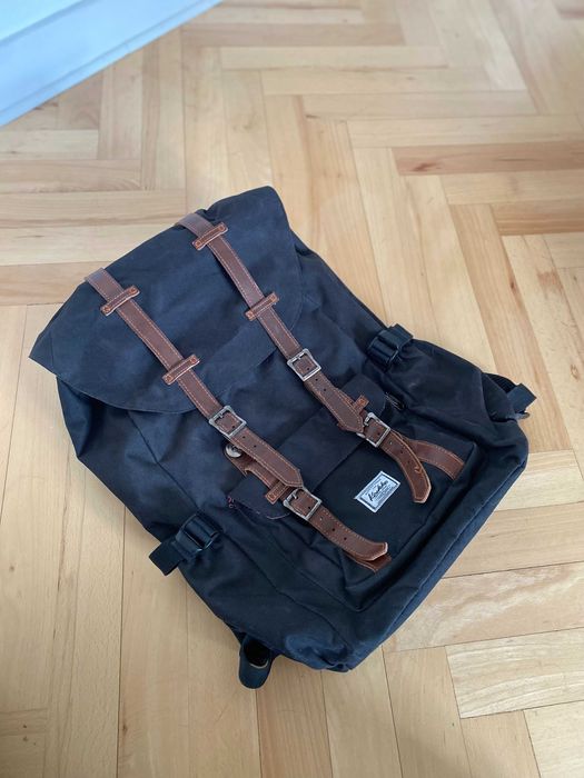 Plecak KAUKKO – czarny, styl Herschel Retreat