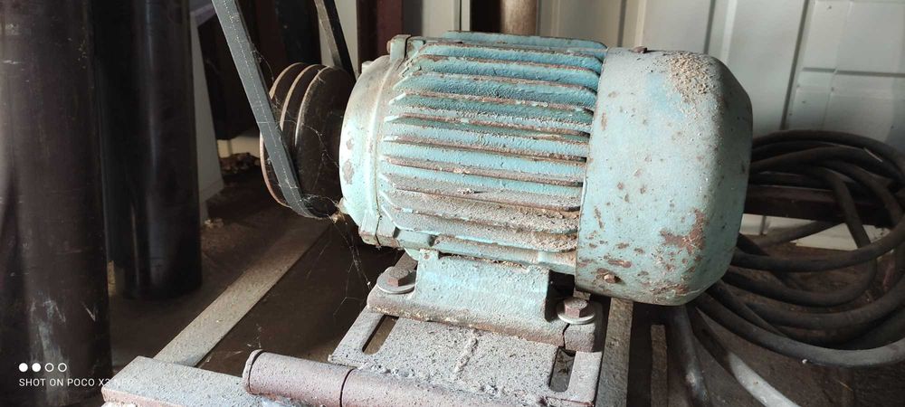 Sprzedam pilarkę stołowa elektryczna