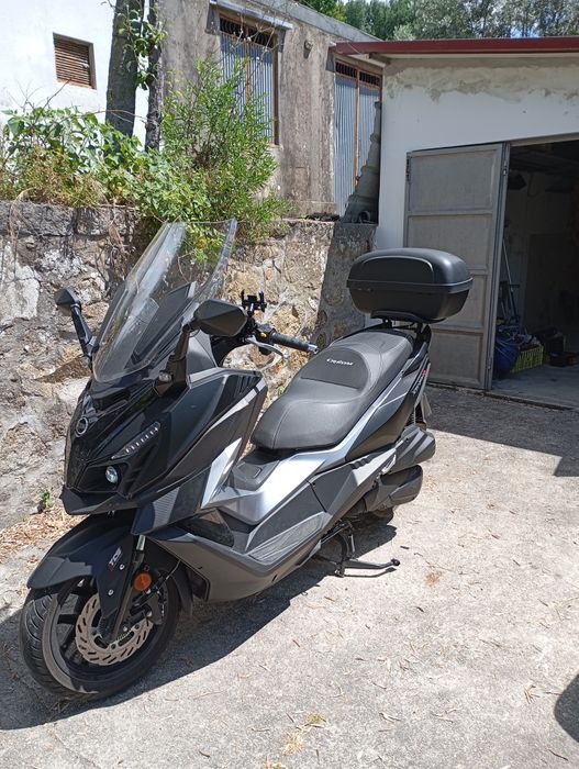 Moto  scooter SYM 125