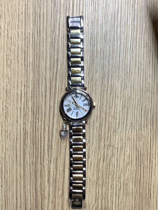 Новий годинник Vivienne Westwood
