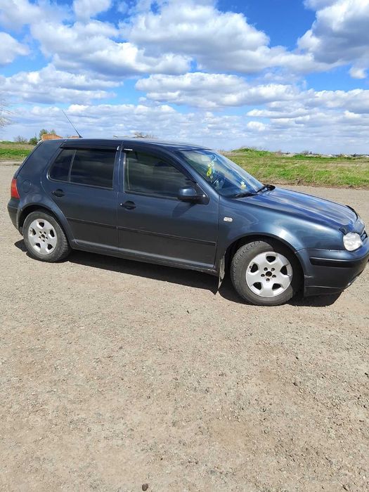 Авто Гольф4 1.6 Бензин