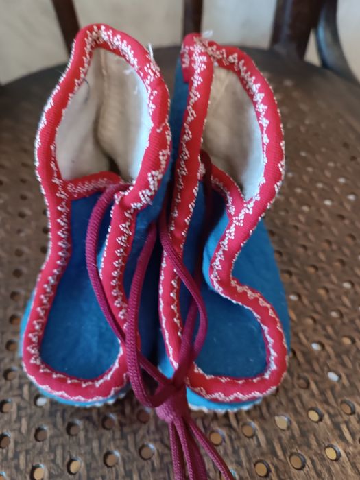 Обувь. Сапожки войлочные детские времён СССР