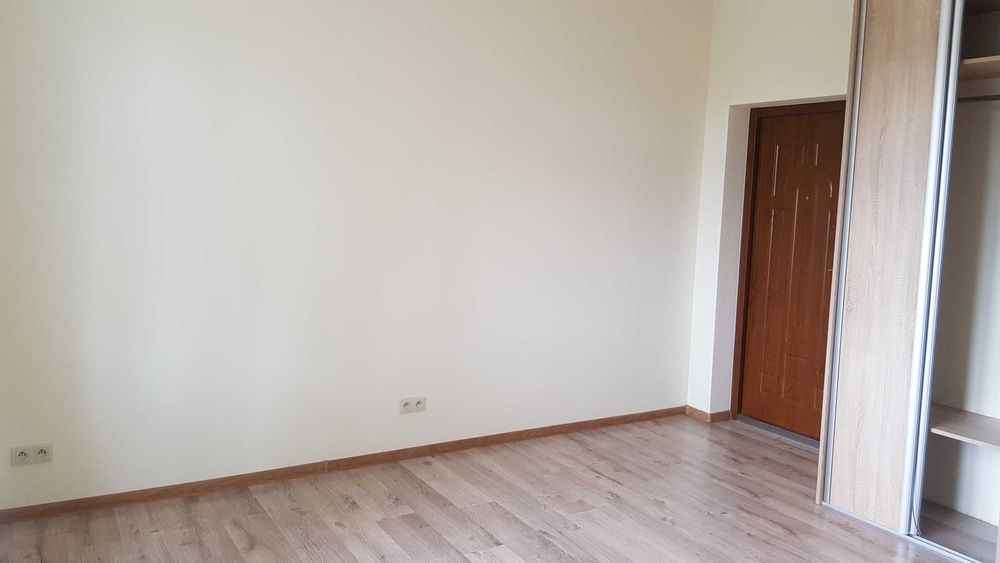 Przytulna kawalerka do wynajęcia w centrum Sławna, pierwsze piętro.