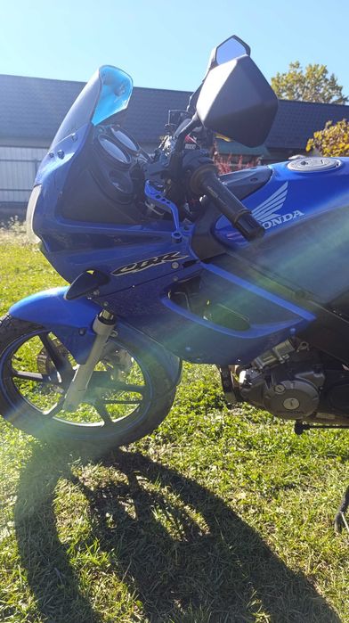 Продам мотоцикл Honda cbr125r