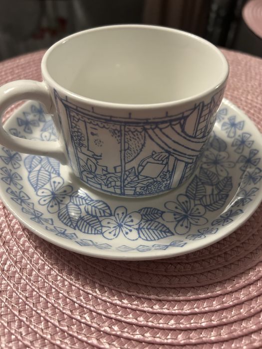 Boro filizanka ze spodkami szwedzka