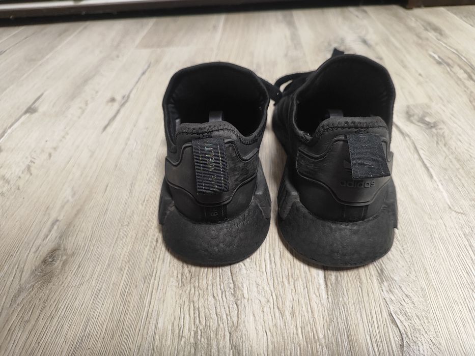Кросівки Adidas NMD_R1 р-40-41