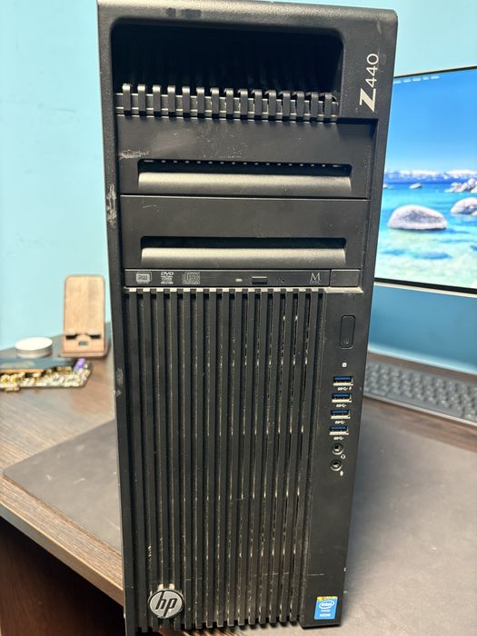HP Z440 Xeon E5-1650 v3 / 32GB / GTX 960 4GB / SSD 500GB + HDD 1TB