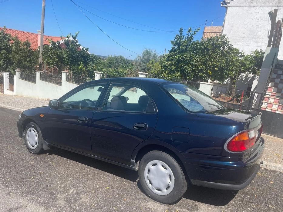 Mazda 323