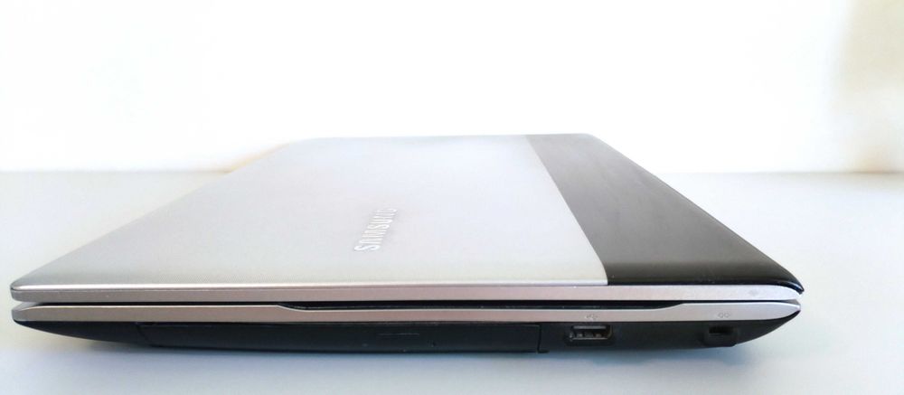 Samsung RV518\i5-2520\nVidia GT 520M\DDR-4Gb\Win11\SilverBlack