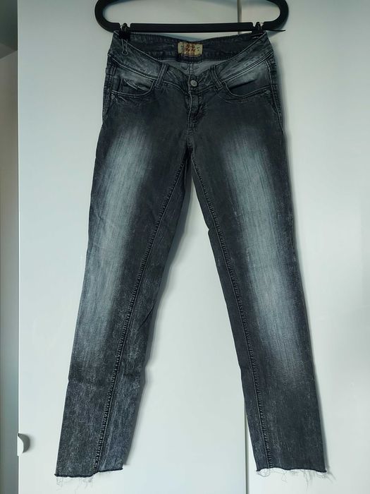 PULL & BEAR Dżinsy szare przecierane marmurkowe roz. 38