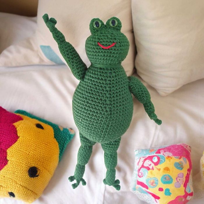 Pleciona maskotka żaba