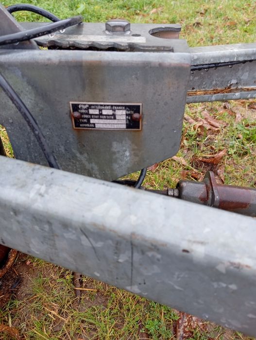 Vendo reboque multiusos