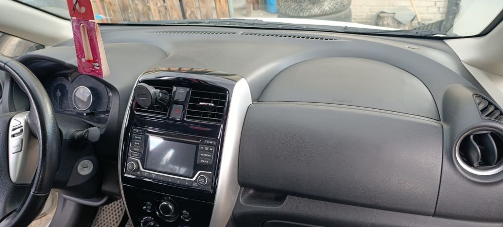 Nissan versa note 2017