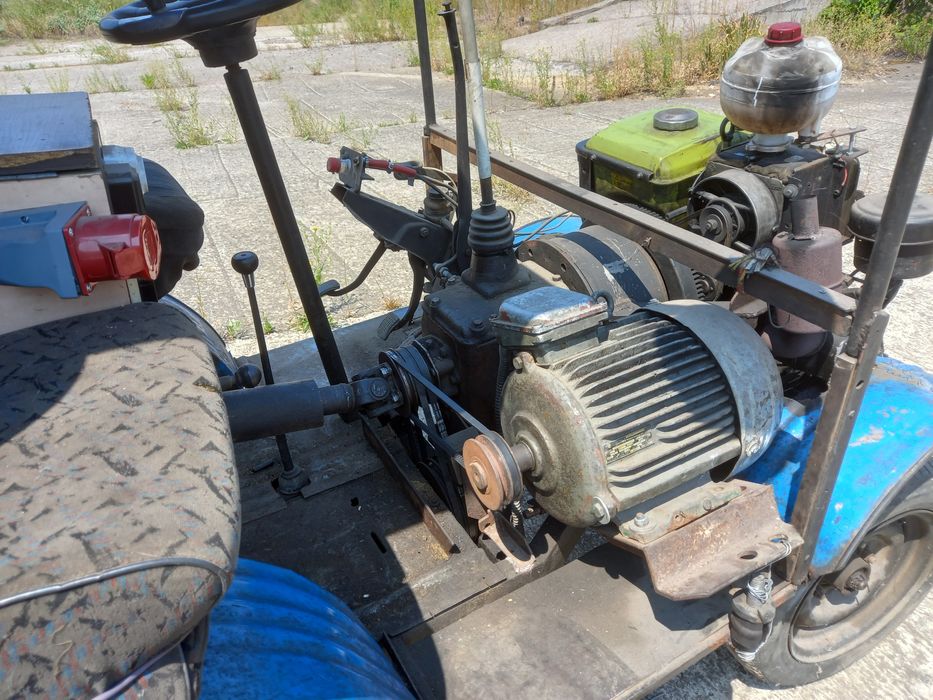 Продам минитрактор. Двигатель 9 лс .дизель.2 коробки передачь  ,1транс