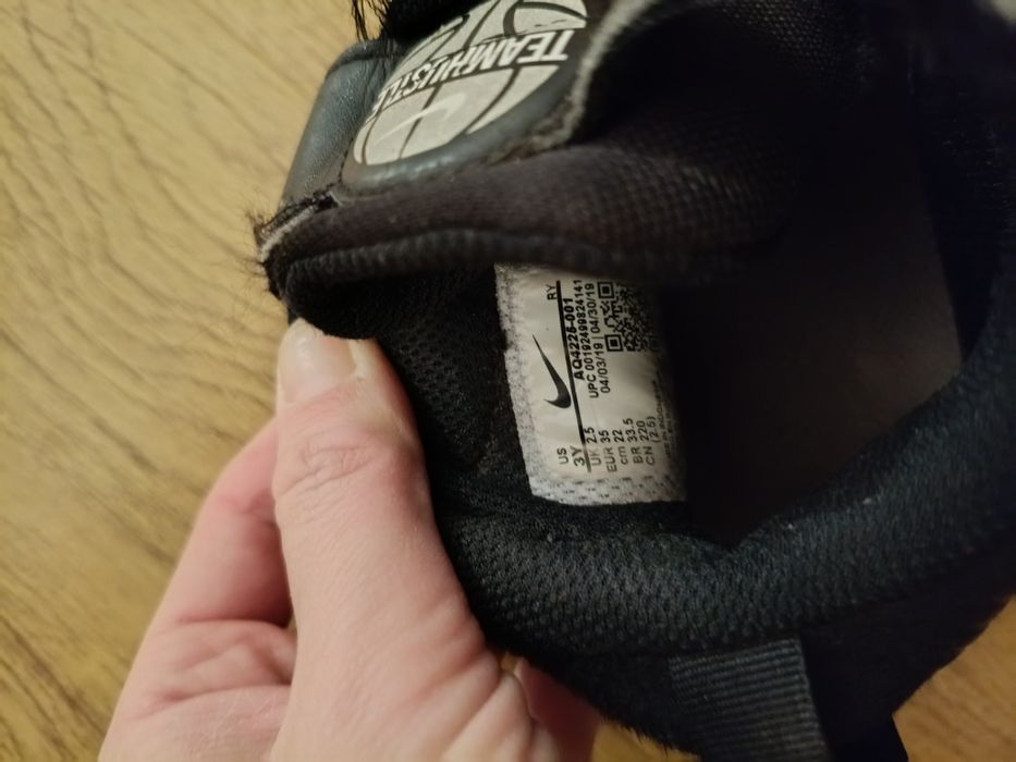 Продам кросівки Nike