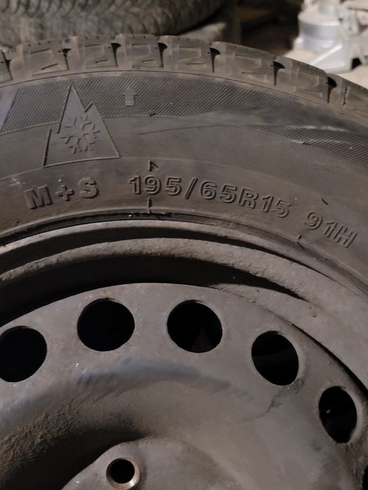 Opony zimowe 195/65R15   91H