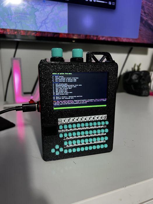 Raspberry Pi Handheald, 3,5” ekran, klawiatura