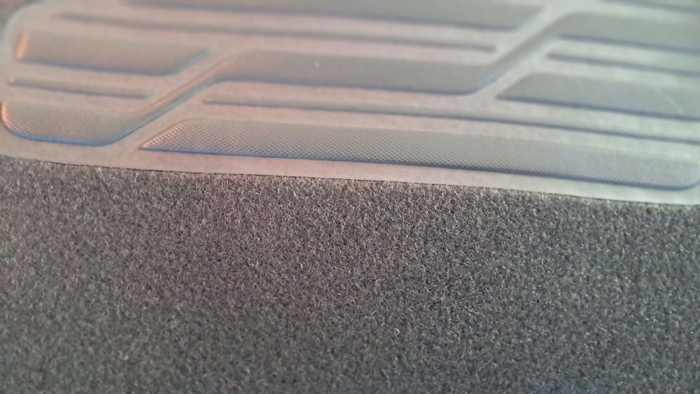 PG Dywanik całościowy welur/guma PIAGGIO PORTER NP6