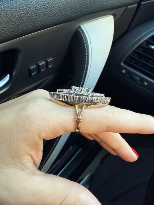 Золотое кольцо с бриллиантами