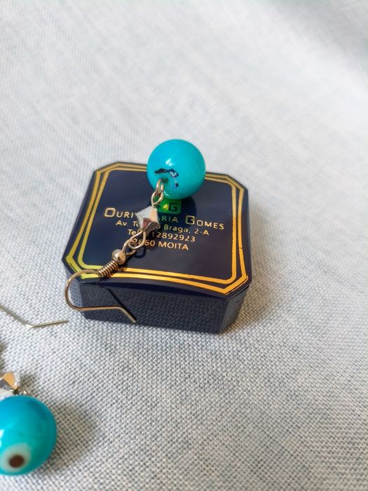 Brincos em muito bom estado