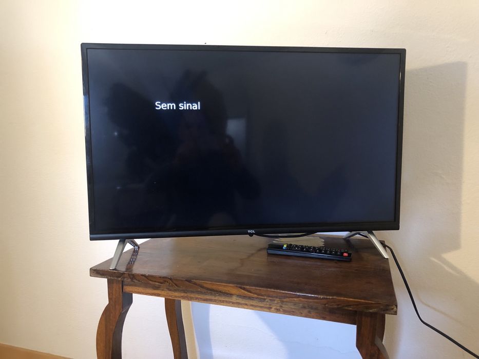 Selling 32-inch TCL TV, like new64741103022851120