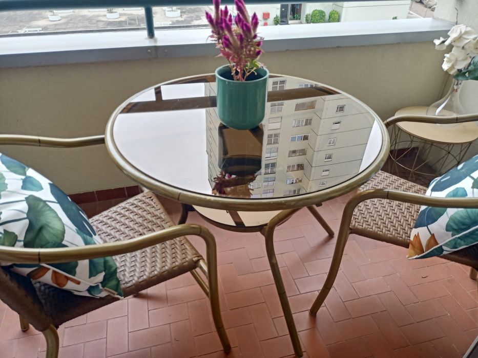 Conjunto de mesa +2 cadeiras varanda/jardim
