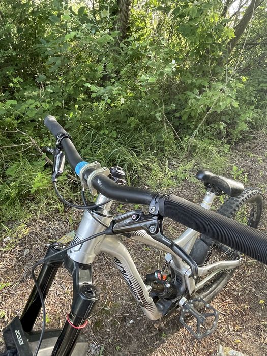 Commencal supreme v4.2