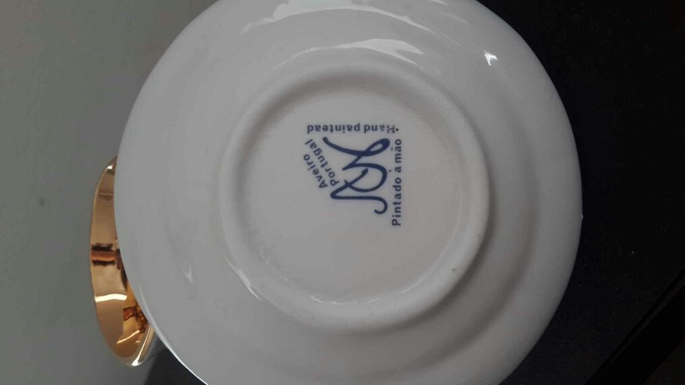 Chávenas pintadas à mão