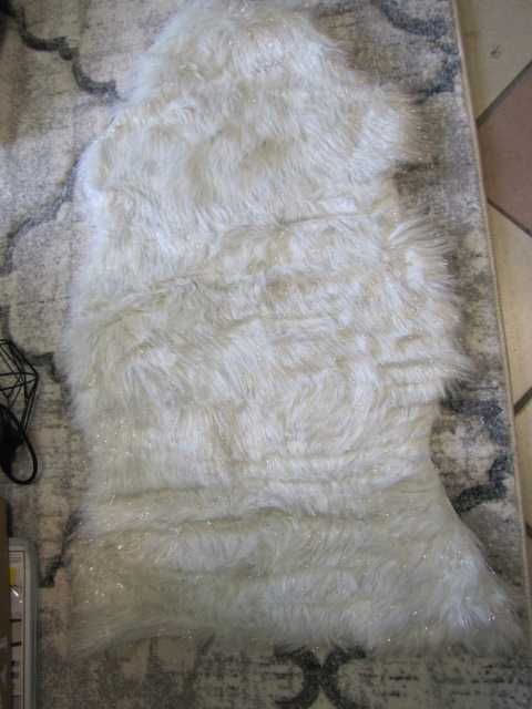Biała Miękka Sztuczna SKÓRA Owcza Dywan DYWANIK 60x100 cm