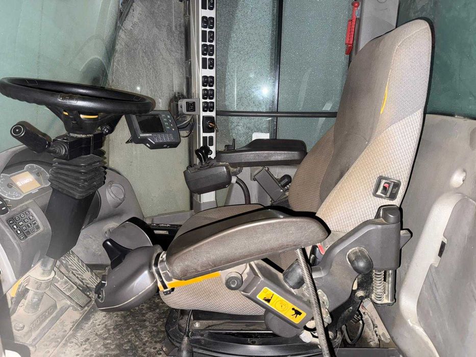 Ładowarka kołowa VOLVO L150H + ŁYŻKA NOWE OPONY