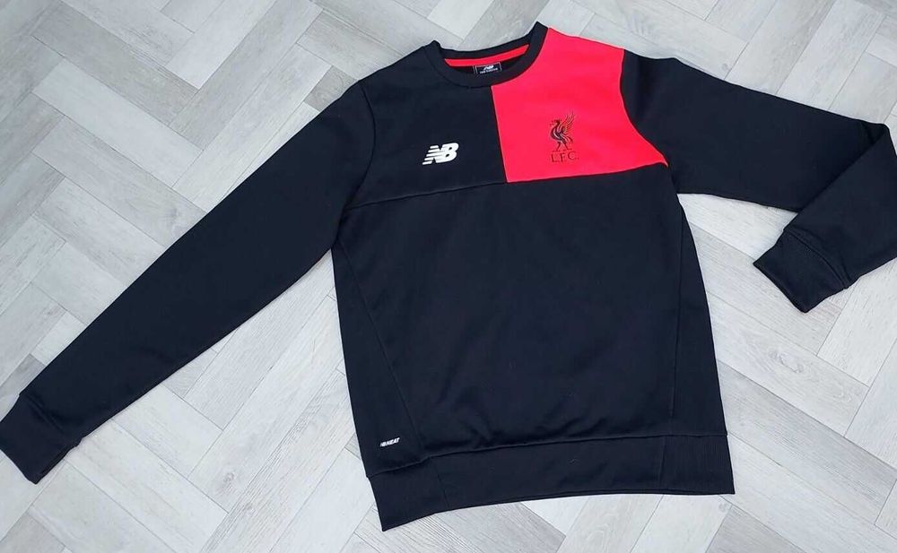 Czarna bluza New Balance Liverpool FC sweatshirt