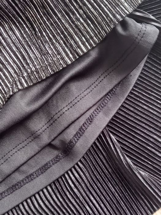 Plisowana sukienka dziewczęca