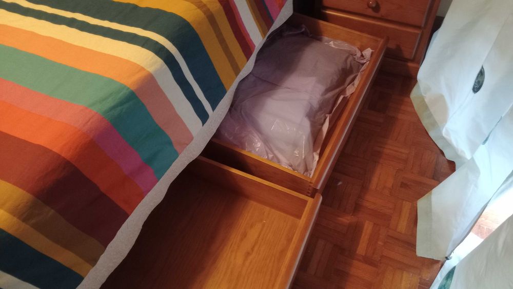 Quarto completo de casal + 2 moveis sala tipo aparador