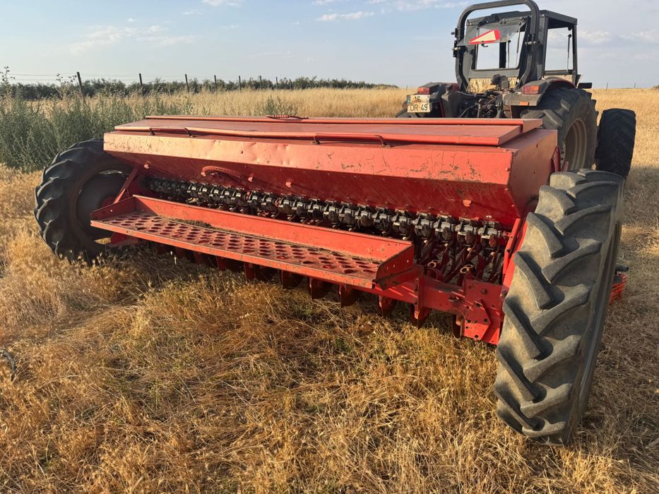 Semeador de linhas Massey Fergusson