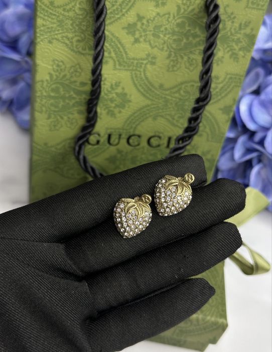 Сережки в стилі gucci в повному фірмовому пакуванні.