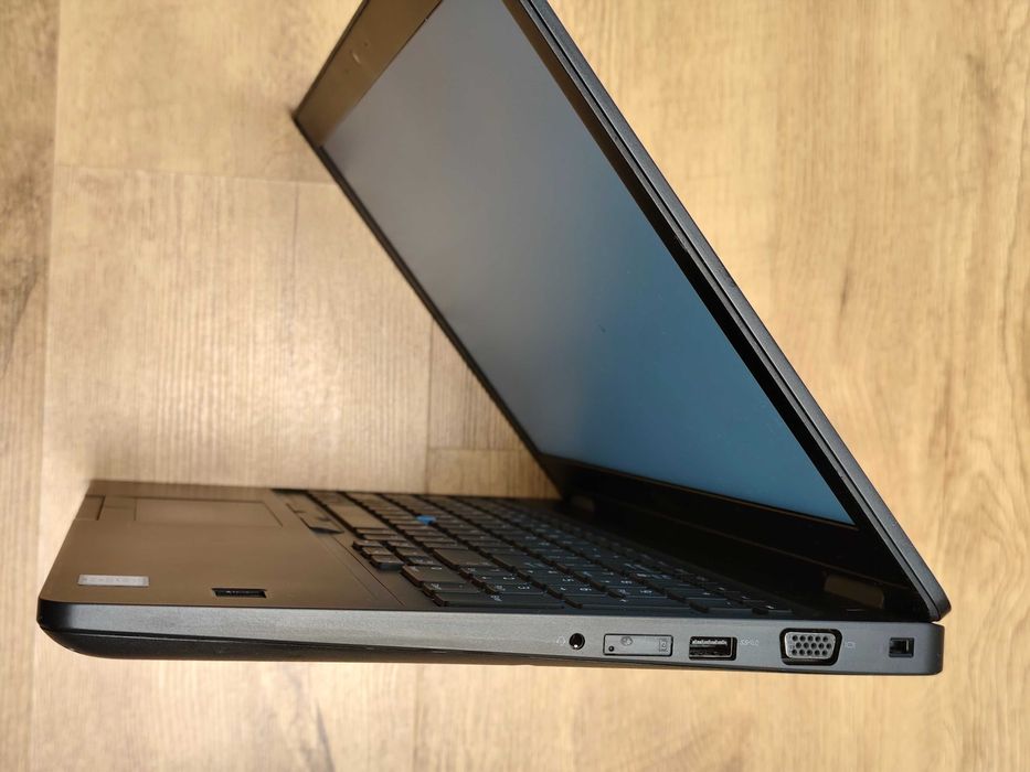 Dell Latitude 5580 / i5-7300U / 8Gb DDR4 / 240Gb SSD / 15,6" IPS