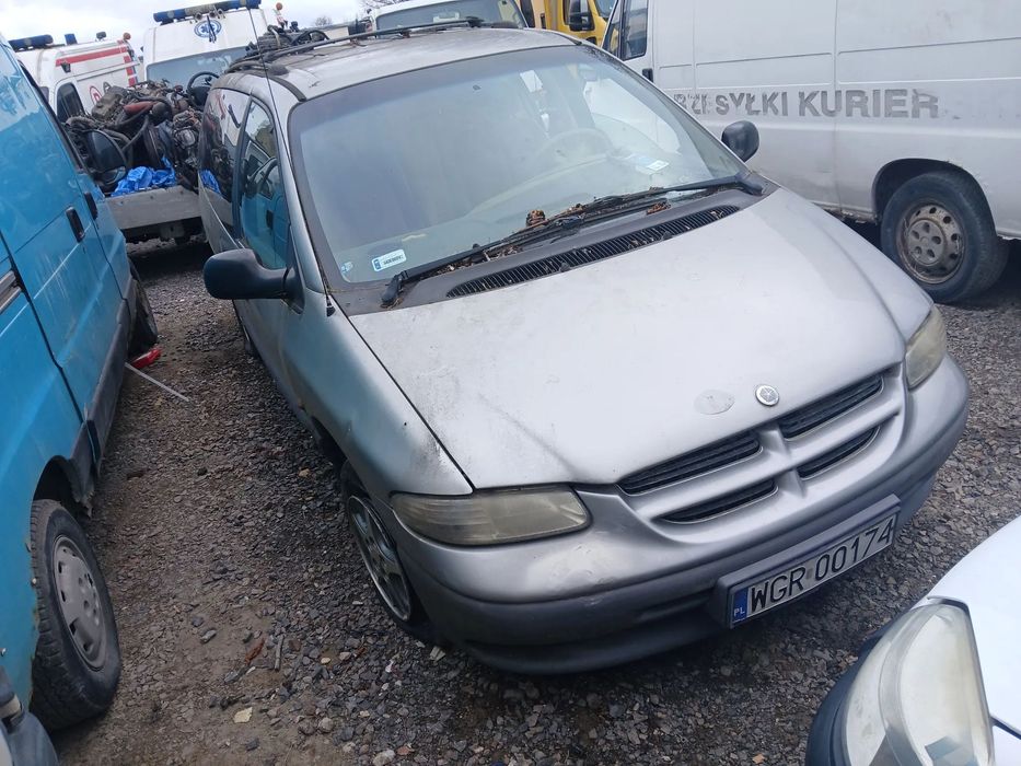 chrysler voyager III maska zderzak lampa grill błotnik drzwi zbiornik paliwa szyba lusterko klamka