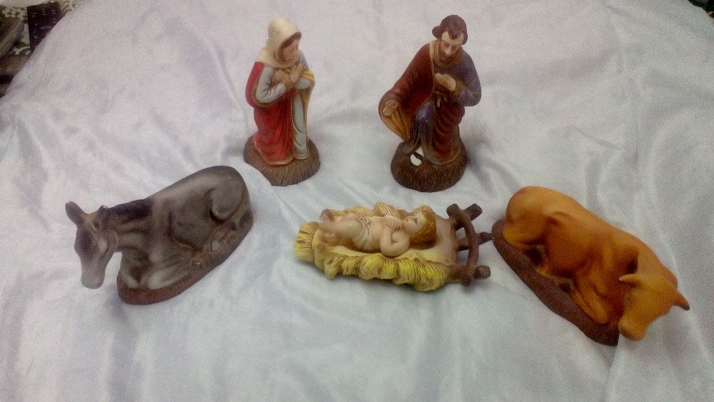 Presépio em Cerâmica pintada tamanho grande 6 peças sem defeitos.
