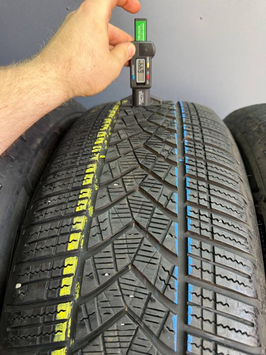 Шины БУ 235 60 R 20 Goodyear UltraGrip Perfomance+ Зима Комплект