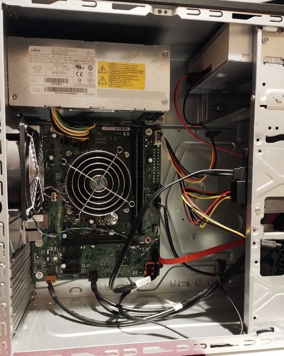 Fujitsu Esprimo, Intel i3-4170, 8GB, SSD240, legalny W10 Pro