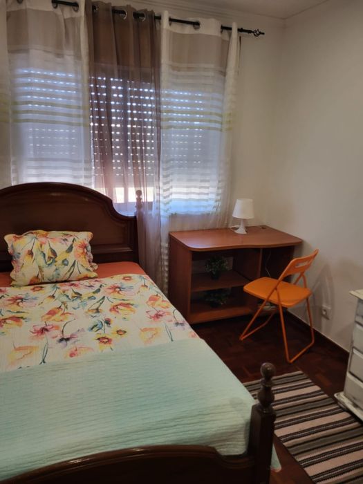 Alugo Quarto em Benfica para mulher