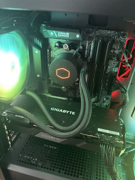 Komputer AMD Rayzen 5,Monitor,klawiatura,mysz,słuchawki