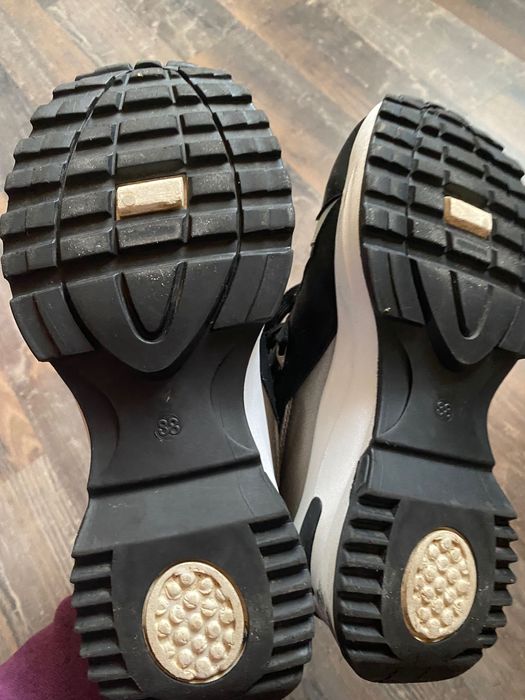 Жіноче  взяття .