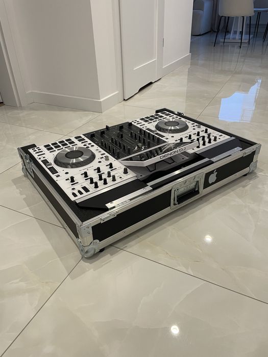 Denon Prime 4 / Standalone DJ system / Konsola / Kontroler