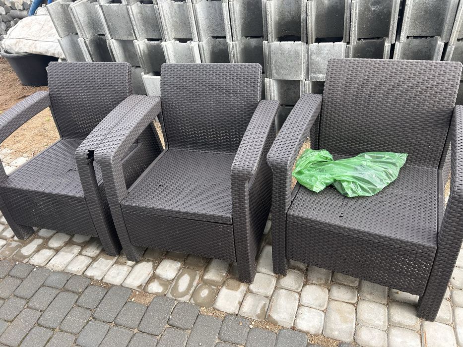 Oddam fotele ogrodowe techratanowe uszkodzone siedziska