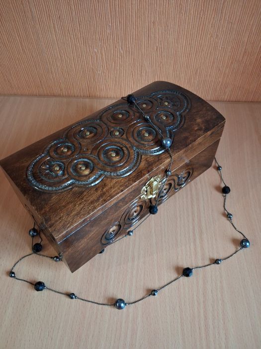 Шкатулка деревянная карпатская